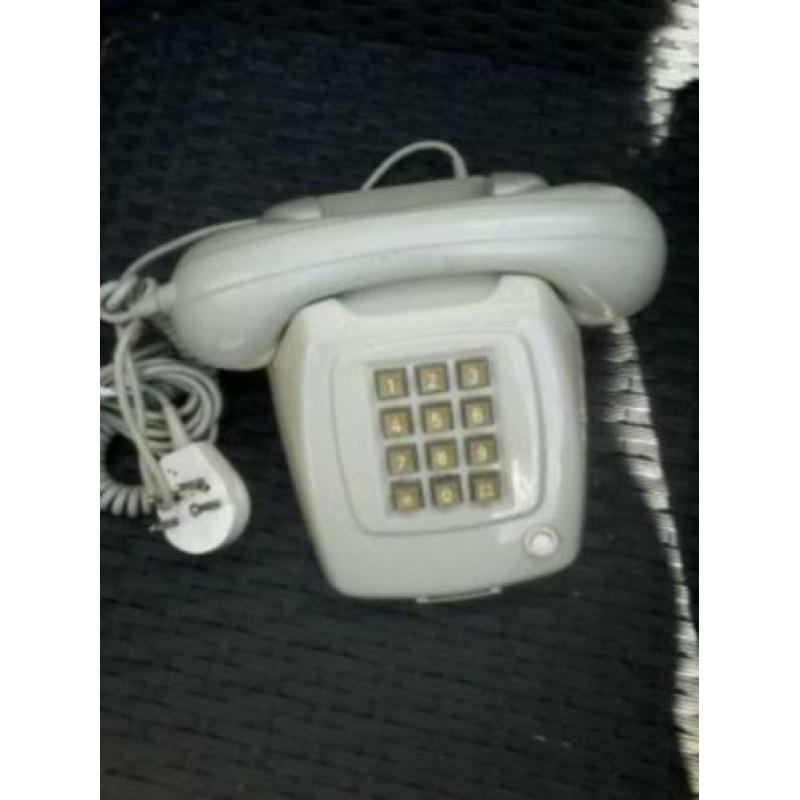 Leuk Retro PTT telefoon met druktoetstype T65 TDK in goede
