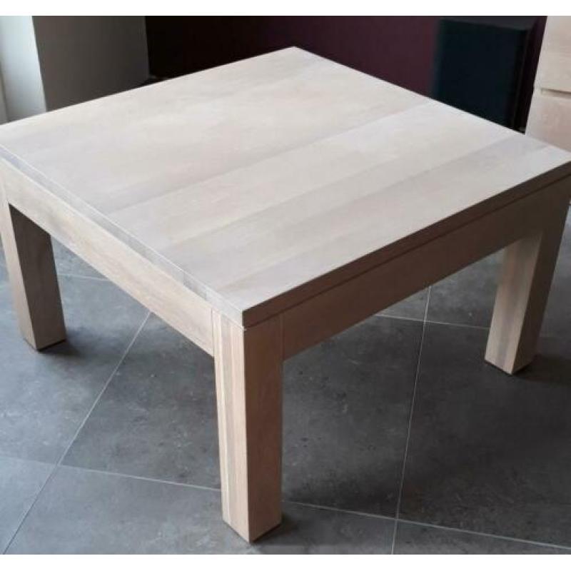 Vierkante blank eiken tafel met witte finish