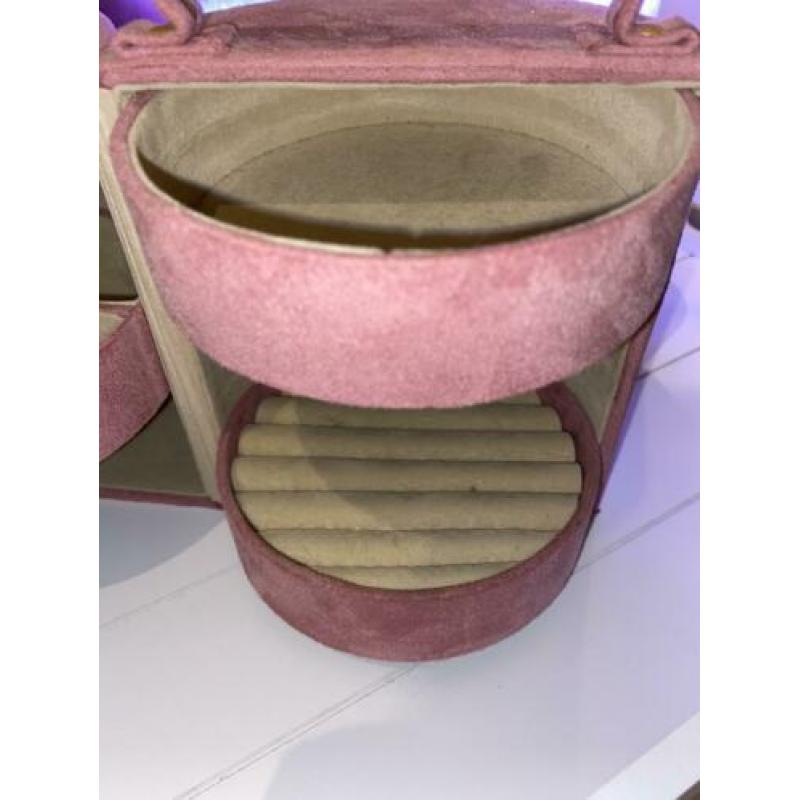 Mooie roze sieradenbox