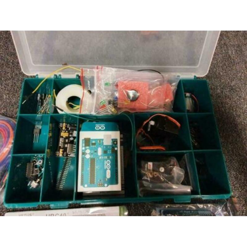 Uitverkoop!! Partij elektronica onderdelen!