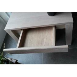 Vierkante blank eiken tafel met witte finish