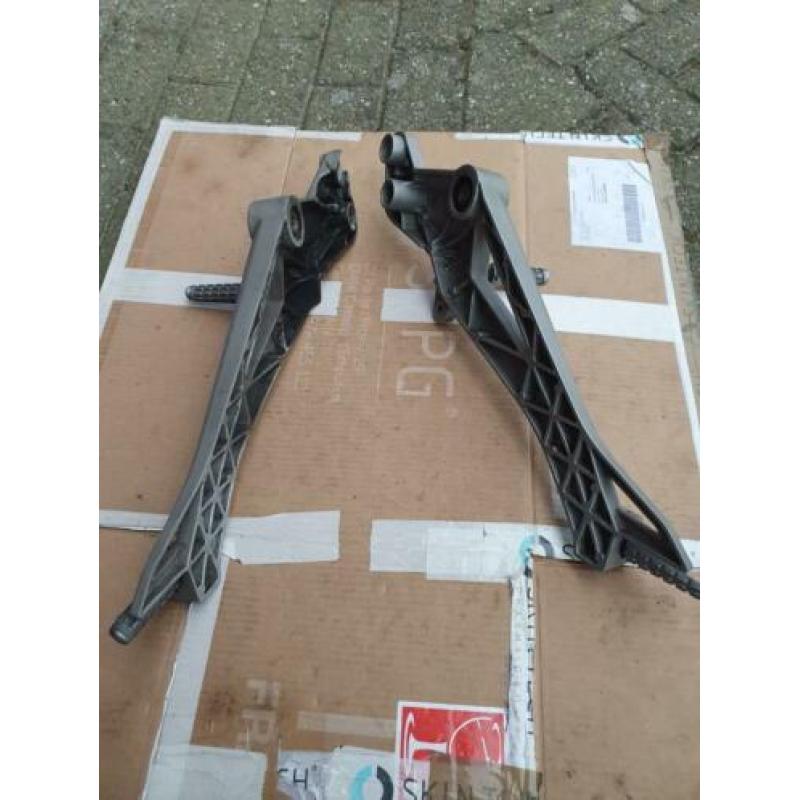 Ducati monster 696 796 1100 schetsplaat links en rechts.