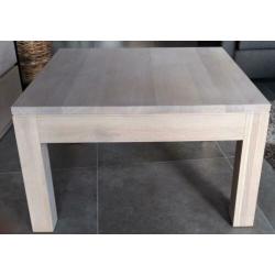 Vierkante blank eiken tafel met witte finish