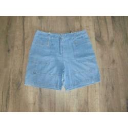 mooie lichtblauwe korte broek jeans short Dreamstar 48 zgan