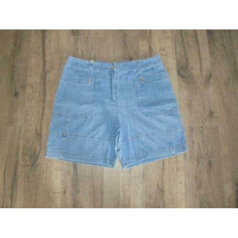 mooie lichtblauwe korte broek jeans short Dreamstar 48 zgan