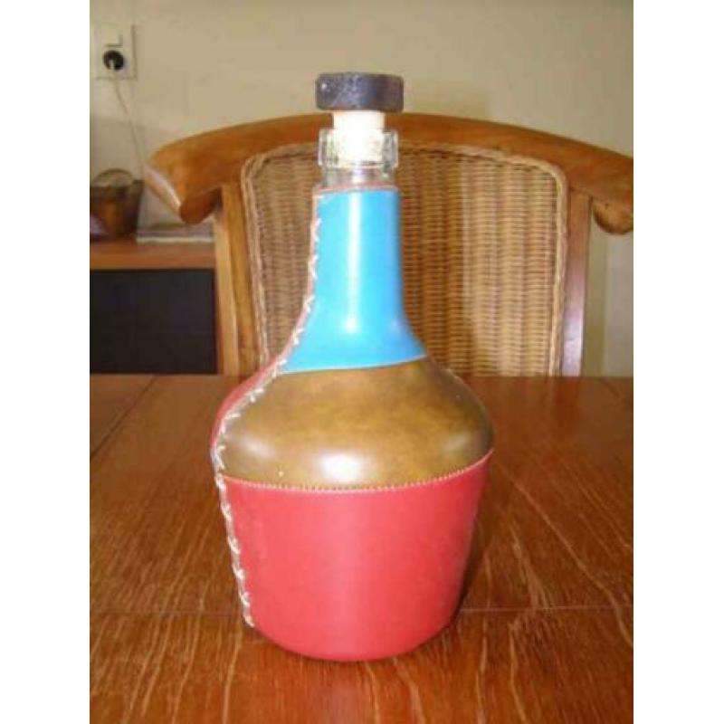 Retro fles in leer (A17 1460)