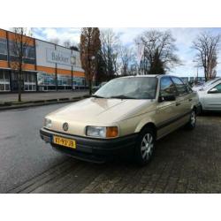 Volkswagen Passat 1.8 CL 1989 APK TOT 23-11-2021 !