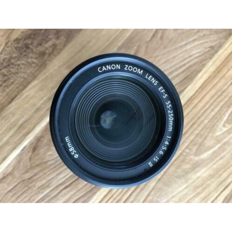 Canon EF-S 55-250mm f/4 5,6 lens
