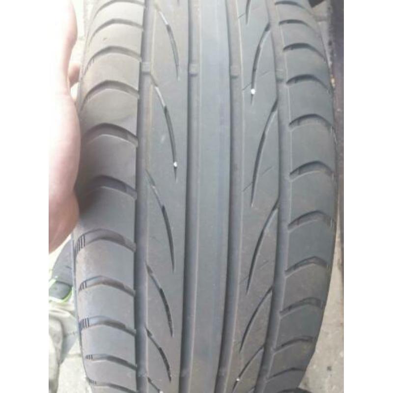 Set van Orginele golf 5 wielen met goeie banden