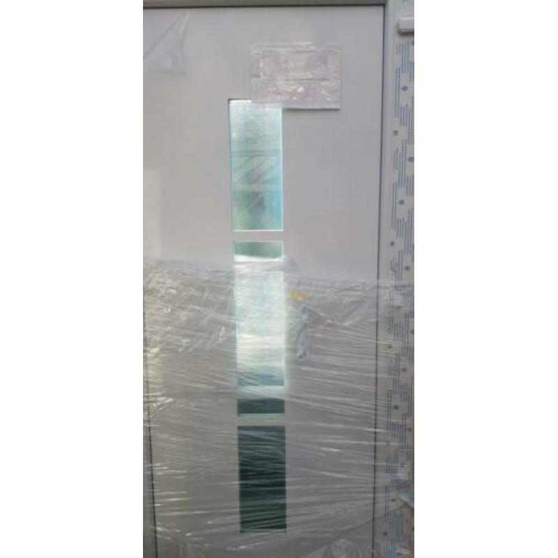 Splinternieuwe kunstof deur met kozijn 2.10 x 1.00