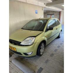 Ford Fiesta 1.3 8V 3DR 2005 Groen schade