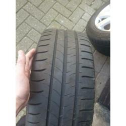 Set van Orginele golf 5 wielen met goeie banden