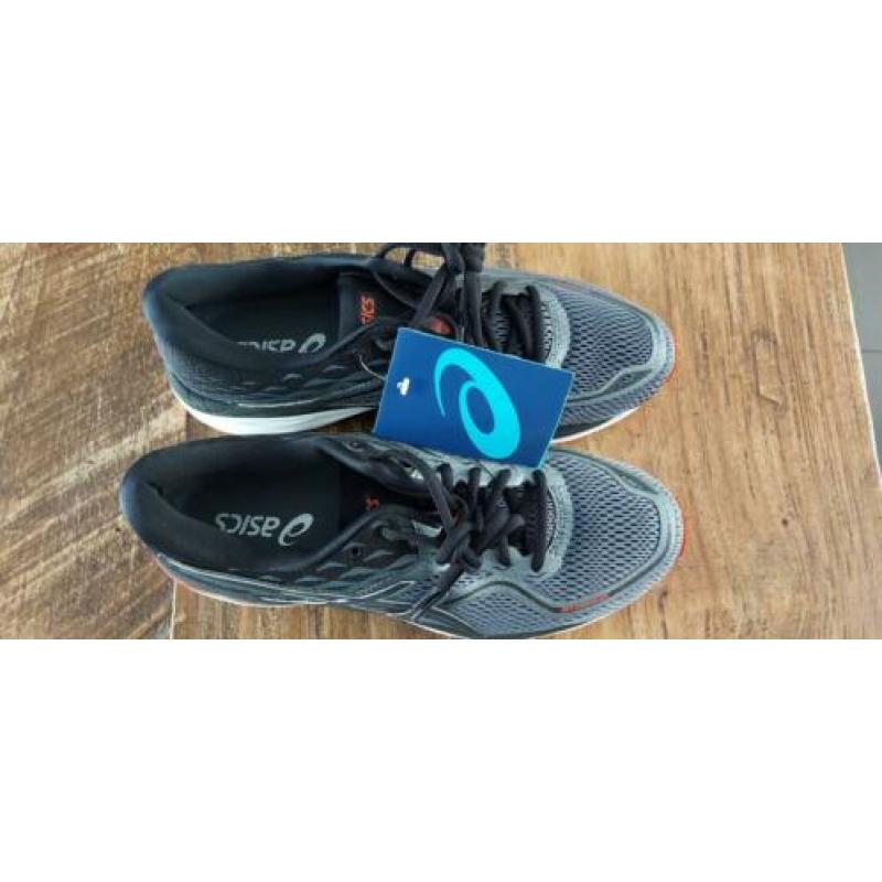 Asics hardloopschoenen, maat 43,5