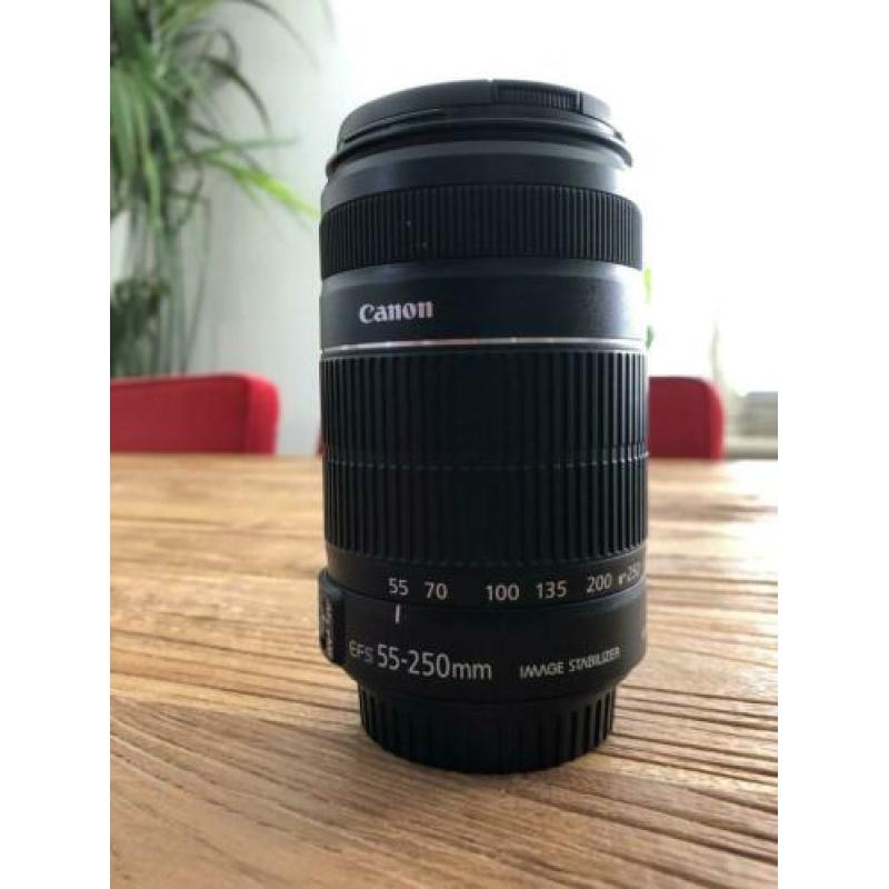 Canon EF-S 55-250mm f/4 5,6 lens