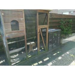 Gratis ophalen houten volière, konijnenhok, kippenhok.
