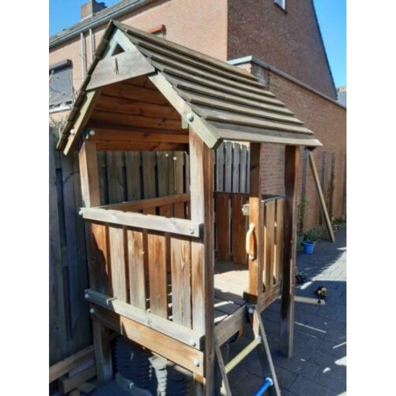 Te koop houten buiten speelhuisje
