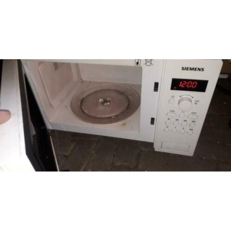 2 magnetron voor 15 euro samen